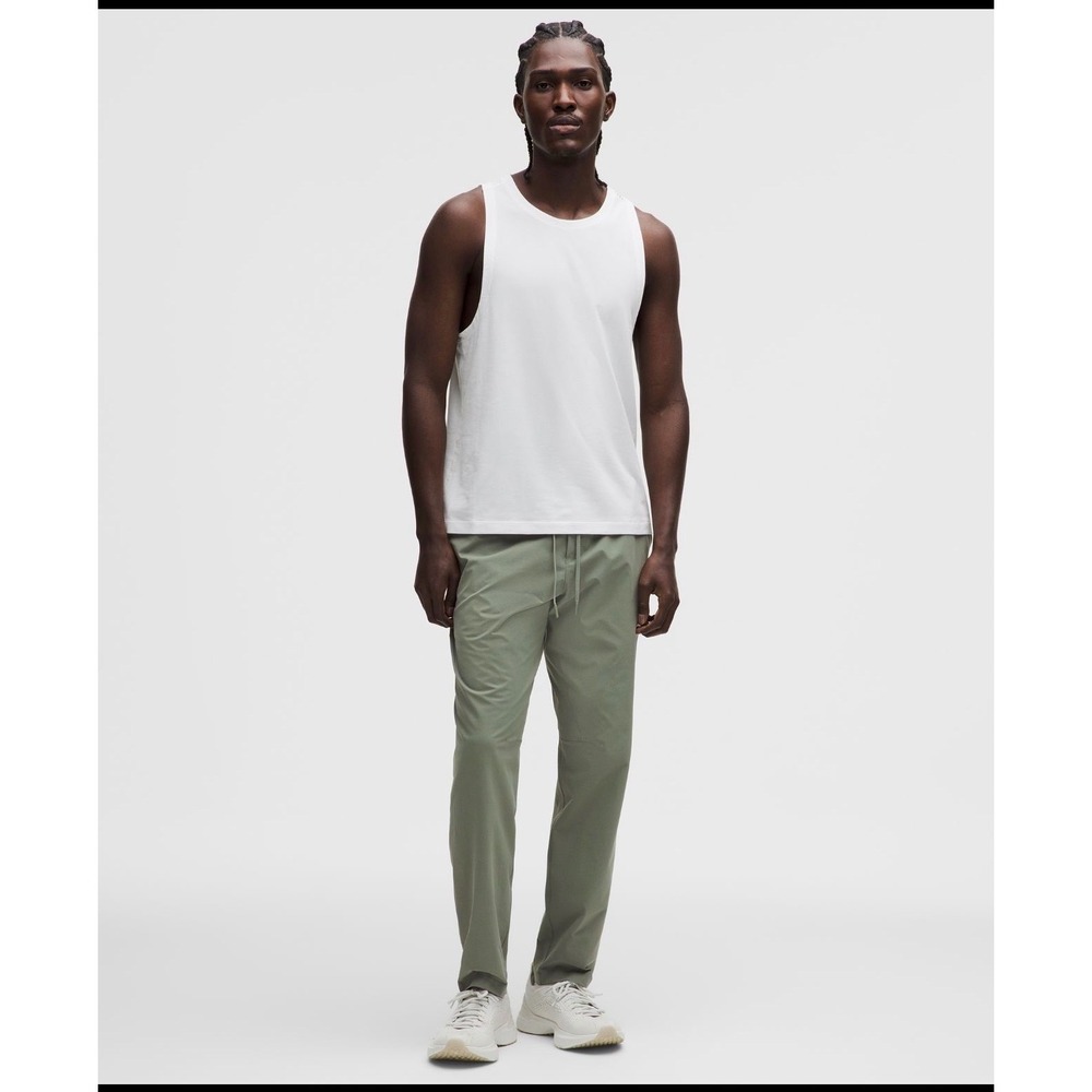 Lululemon Mens zeroed in Olive green Pants XL 30 Inseam
